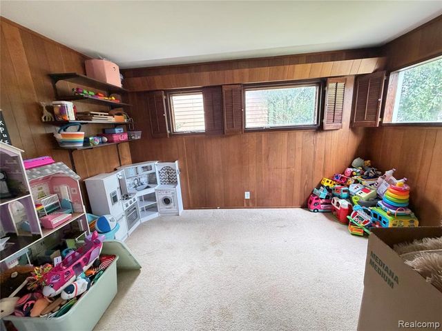 1814 Rockcreek Lane, Flint, MI 48507