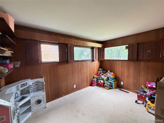 1814 Rockcreek Lane, Flint, MI 48507