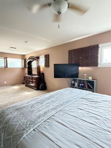 1814 Rockcreek Lane, Flint, MI 48507