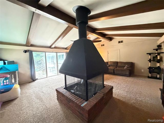 1814 Rockcreek Lane, Flint, MI 48507