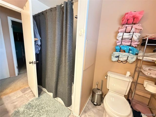 1814 Rockcreek Lane, Flint, MI 48507