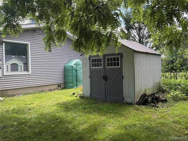 1814 Rockcreek Lane, Flint, MI 48507