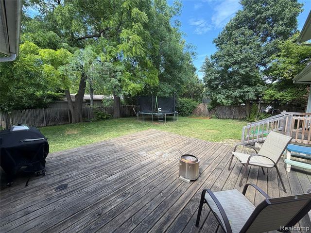 1814 Rockcreek Lane, Flint, MI 48507