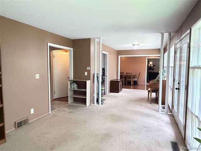 1814 Rockcreek Lane, Flint, MI 48507