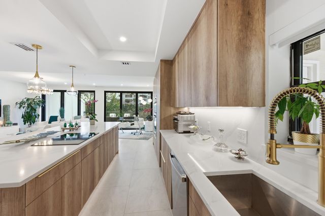 3972 N Ocean Drive 5, Singer Island, FL 33404