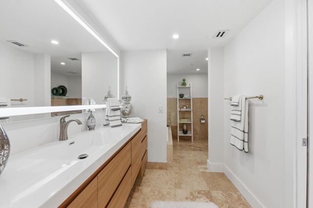 3972 N Ocean Drive 5, Singer Island, FL 33404