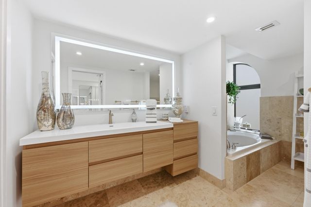 3972 N Ocean Drive 5, Singer Island, FL 33404