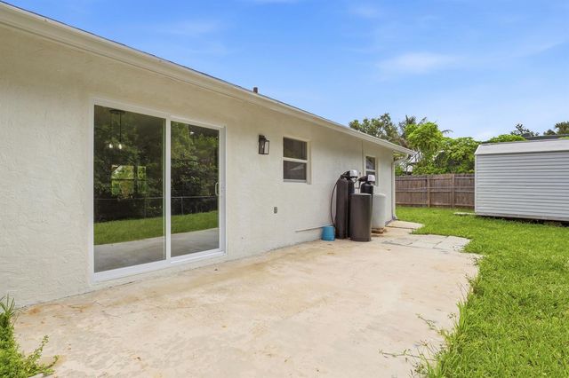 15409 Los Angeles Drive, Loxahatchee Groves, FL 33470