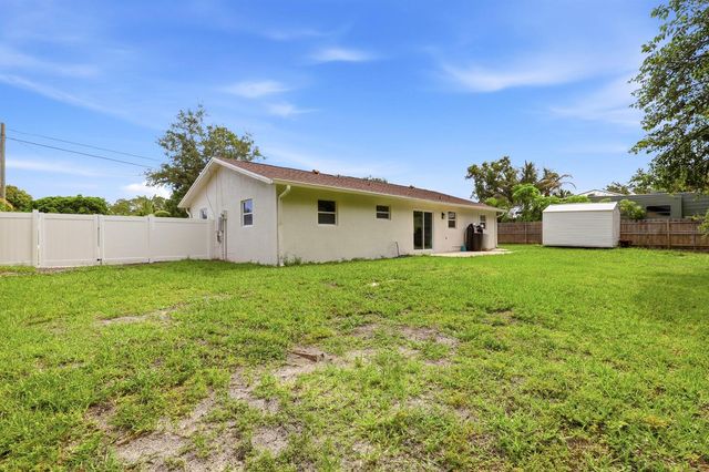 15409 Los Angeles Drive, Loxahatchee Groves, FL 33470