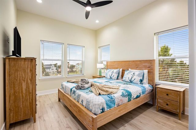11207 Schwartz Drive, Galveston, TX 77554