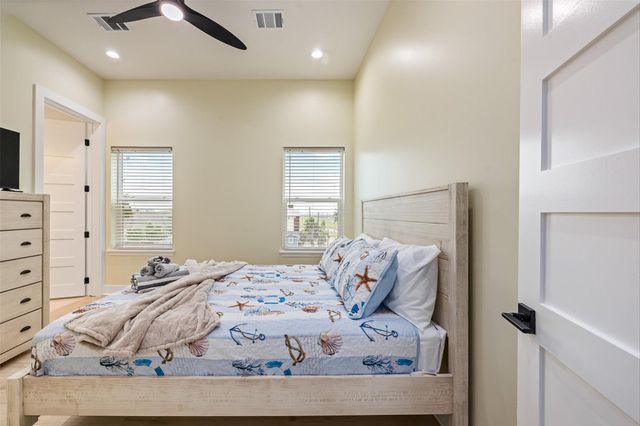 11207 Schwartz Drive, Galveston, TX 77554