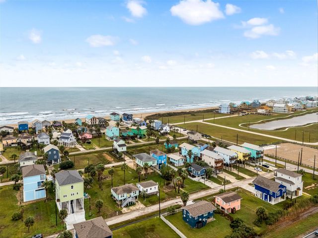 11207 Schwartz Drive, Galveston, TX 77554