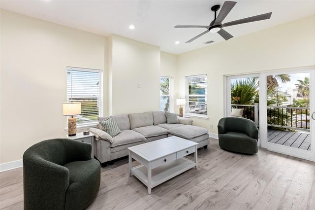 11207 Schwartz Drive, Galveston, TX 77554