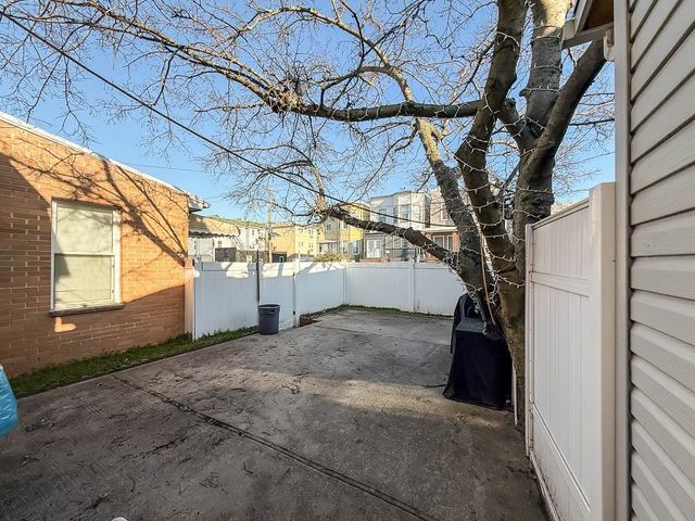 121 FOWLER AVE, Jc, West Bergen, NJ 07305