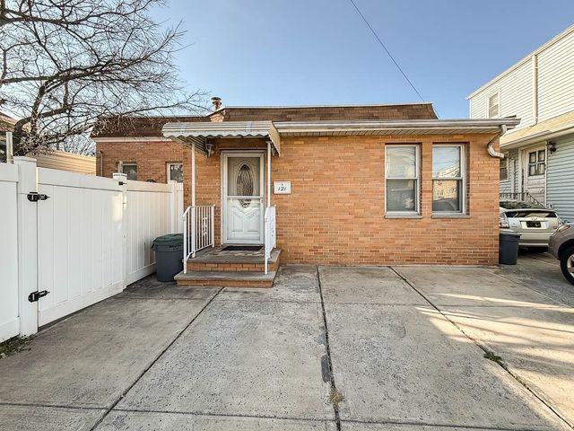 121 FOWLER AVE, Jc, West Bergen, NJ 07305