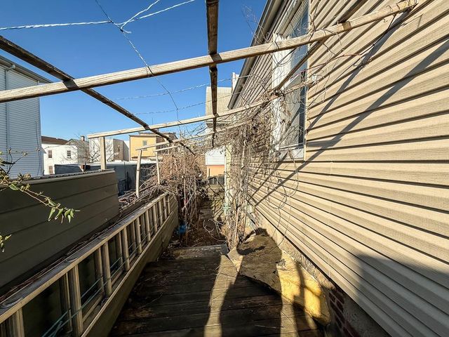 121 FOWLER AVE, Jc, West Bergen, NJ 07305