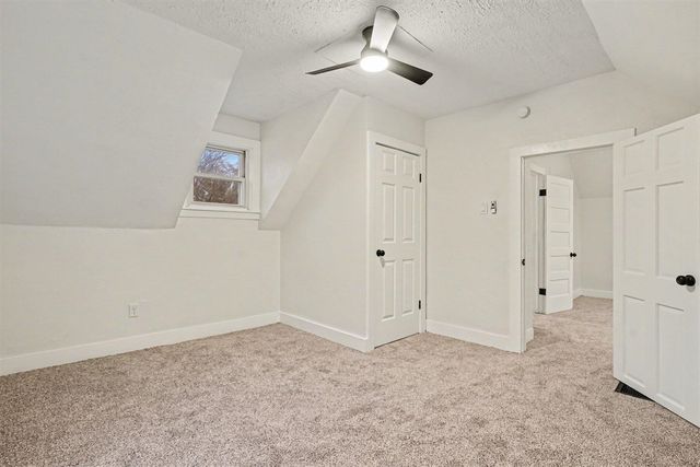 12 E 19th Street, Holland, MI 49423