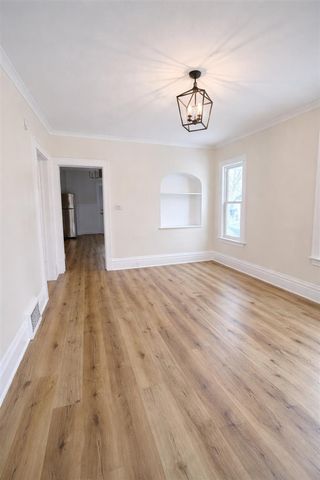 12 E 19th Street, Holland, MI 49423