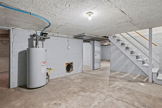 12 E 19th Street, Holland, MI 49423