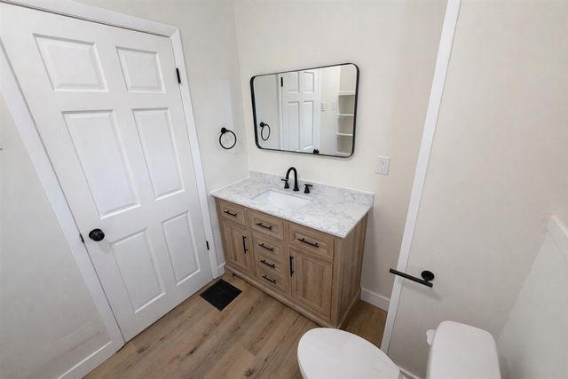 12 E 19th Street, Holland, MI 49423