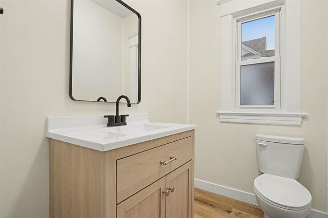 12 E 19th Street, Holland, MI 49423