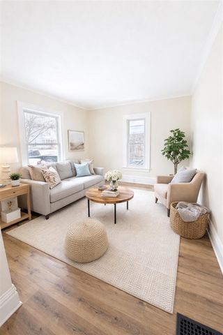 12 E 19th Street, Holland, MI 49423