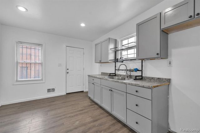 5943 Elmer Street, Detroit, MI 48210