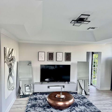 233 Pershing Way, West Palm Beach, FL 33401