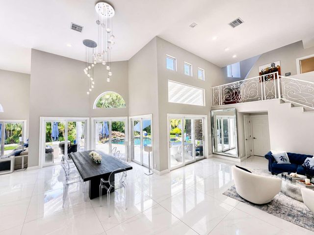233 Pershing Way, West Palm Beach, FL 33401