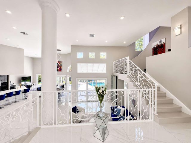 233 Pershing Way, West Palm Beach, FL 33401