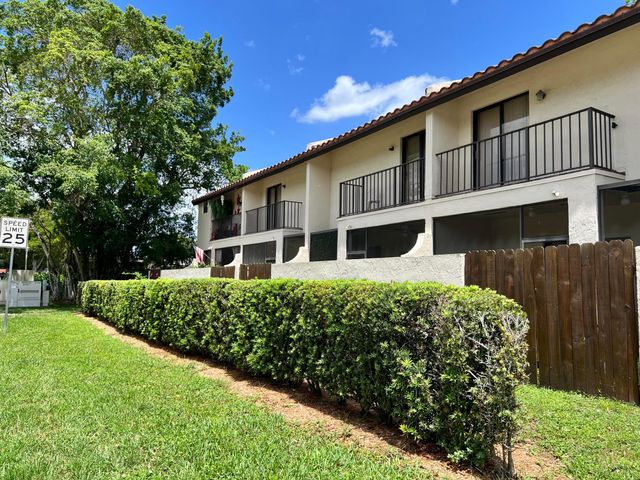 10623 Royal Palm Boulevard, Coral Springs, FL 33065