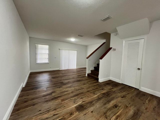 10623 Royal Palm Boulevard, Coral Springs, FL 33065