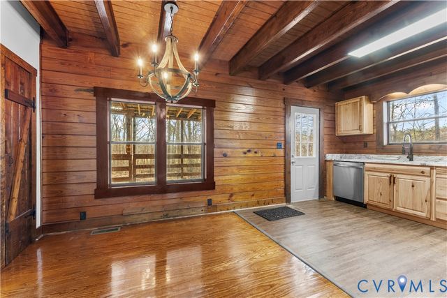 45 Morningside Rd, Cartersville, VA 23027