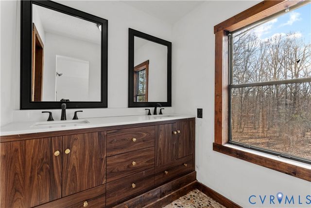 45 Morningside Rd, Cartersville, VA 23027