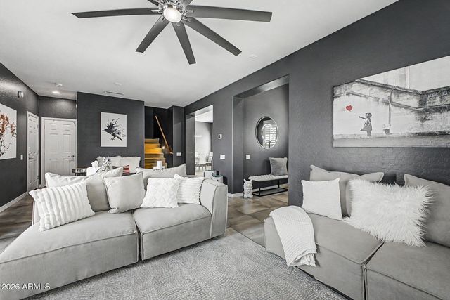 1953 W BUSONI Place, Phoenix, AZ 85023