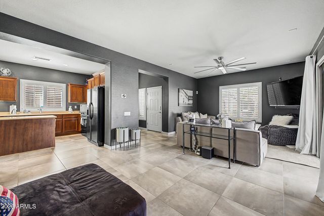 1953 W BUSONI Place, Phoenix, AZ 85023