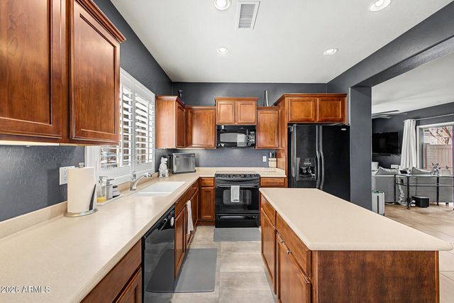 1953 W BUSONI Place, Phoenix, AZ 85023