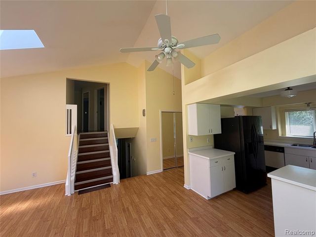 520 Springle Drive, Waterford, MI 48327