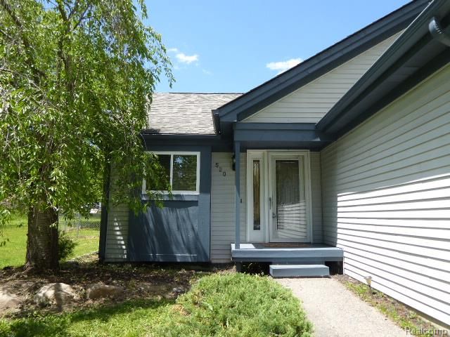 520 Springle Drive, Waterford, MI 48327