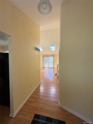 520 Springle Drive, Waterford, MI 48327