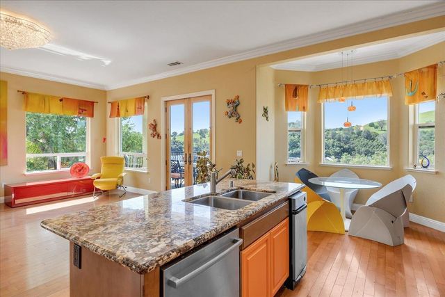 33 Aurora Ln, Copperopolis, CA 95228