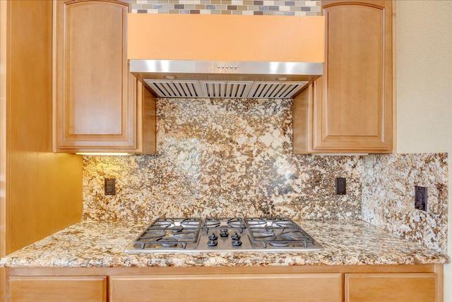 33 Aurora Ln, Copperopolis, CA 95228