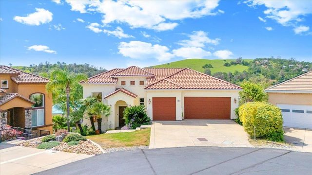 33 Aurora Ln, Copperopolis, CA 95228