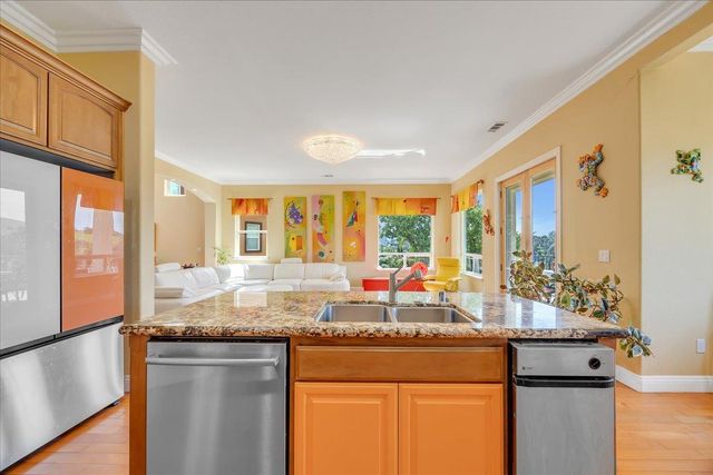 33 Aurora Ln, Copperopolis, CA 95228