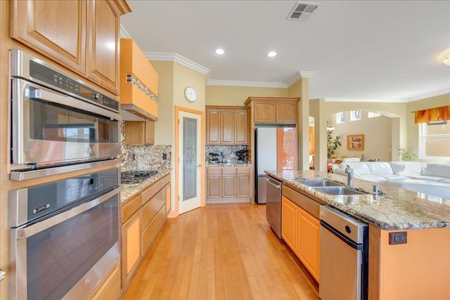 33 Aurora Ln, Copperopolis, CA 95228