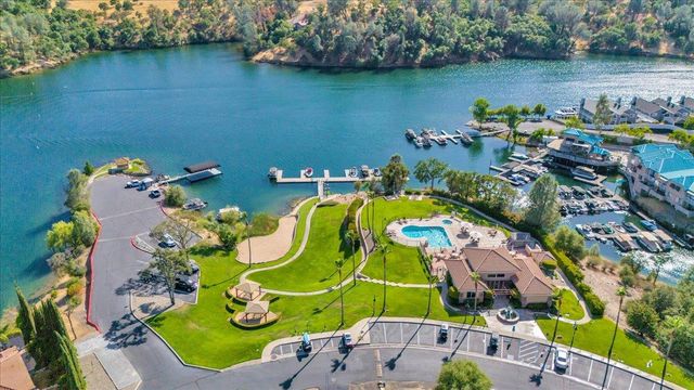 33 Aurora Ln, Copperopolis, CA 95228