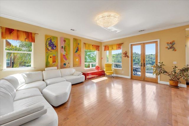 33 Aurora Ln, Copperopolis, CA 95228