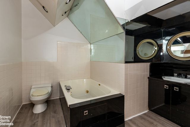 144 W 27th St Rm 10F, New York City, NY 10001