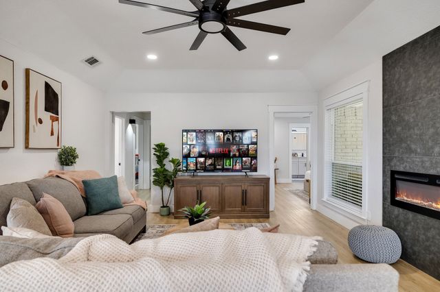 2409 Pebblebrook Court, Grand Prairie, TX 75050