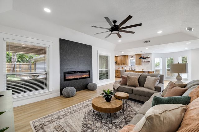 2409 Pebblebrook Court, Grand Prairie, TX 75050